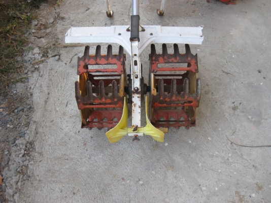 เครื่องพรวนหญ้าในร่องนาดำ