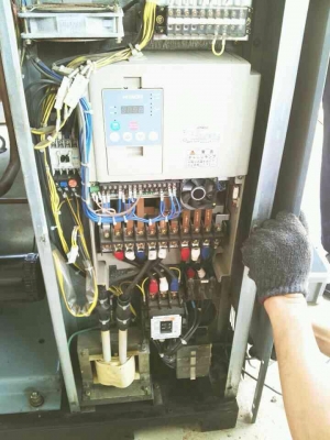 ปั๊มลม Hitachi 20 แรงม้าสภาพดี ปั๊มลม Hitachi 20 แรงม้าสภาพดี