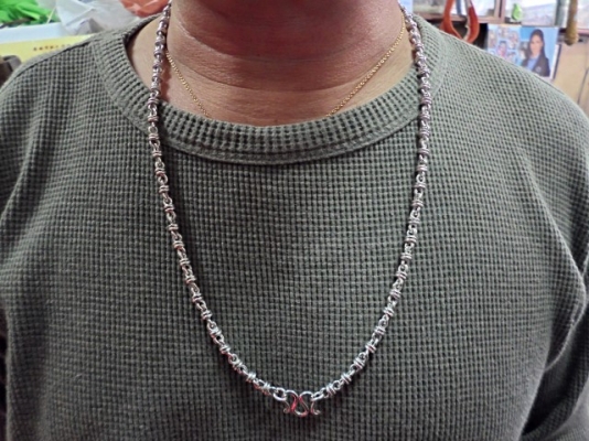 สร้อยเงินห้อยพระ