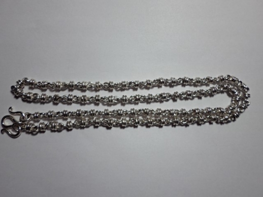 สร้อยเงินห้อยพระ