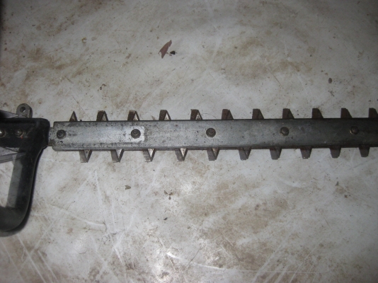 เครื่องตัดแต่งกิ่งไม้