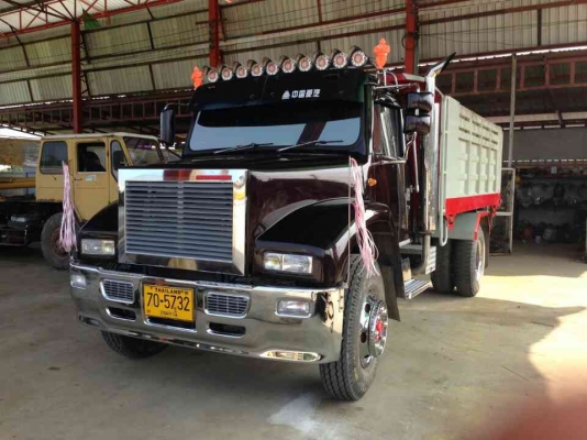 รถ6ล้อหัวยาว