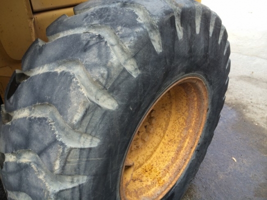 ถีงไทยแล้ว Komatsu WA100-1 ซีเรียลสูง 33999 นำเข้าจากญี่ปุ่น สภาพดีมาก