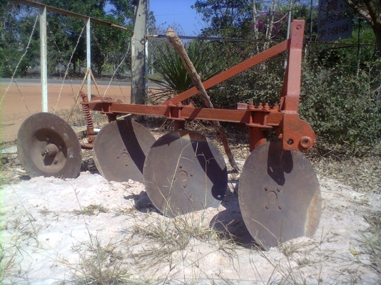 ขาย 8,500  บาท  ผาน 3  ใบ 18  นิ้ว   พร้อมใช้งาน