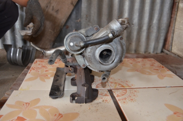 ขาย เทอร์โบ Isuzu 2800 แกนหล่อน้ำไม่เคยใช้งานในไทย