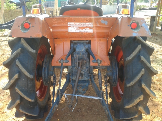 ขายคูโบต้าl1802สองเพลาครับ