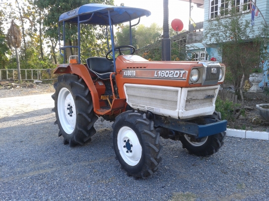 ขายคูโบต้าl1802สองเพลาครับ