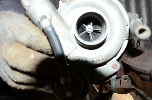 ขาย เทอร์โบ Isuzu 2800 แกนหล่อน้ำไม่เคยใช้งานในไทย