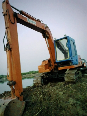 HITAHSI US60  เครื่องปั้ม ช่วงล่างดี มีแอร์