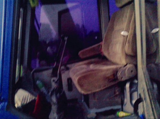 HITAHSI US60  เครื่องปั้ม ช่วงล่างดี มีแอร์