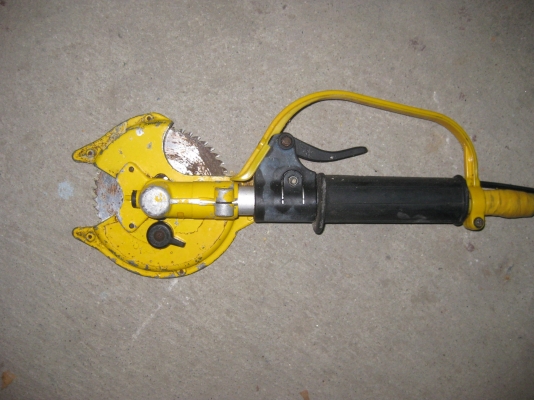 เครื่องตัดแต่งกิ่งไม้