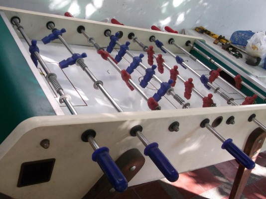 ขายโต๊ะโกล์ดบอล ขาไม้้คลาสสิค ก้านเป็นเหล็กหมุนได้สวยๆ