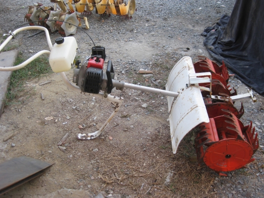 เครื่องพรวนหญ้าในร่องนาดำ