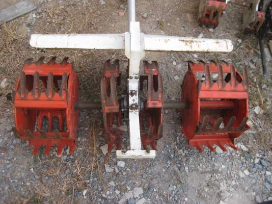 เครื่องพรวนหญ้าในร่องนาดำ