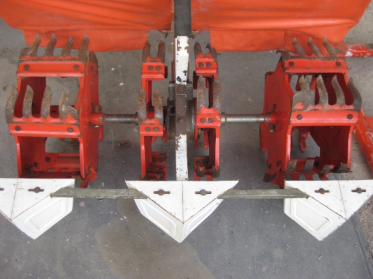 เครื่องพรวนหญ้าในร่องนาดำ