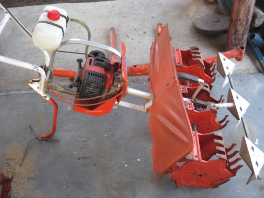 เครื่องพรวนหญ้าในร่องนาดำ