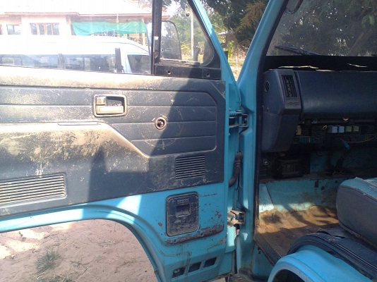 ขายรถ อีซูซุ  NKR 110 แรง ไม่มีเล่มทะเบียน สนใจติดต่อ086-2465-934