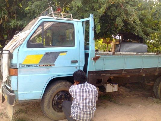 ขายรถ อีซูซุ  NKR 110 แรง ไม่มีเล่มทะเบียน สนใจติดต่อ086-2465-934