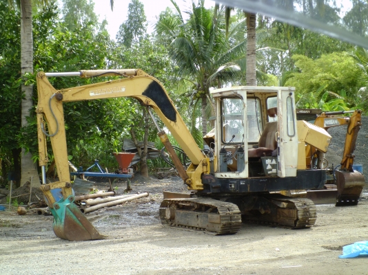 ขายรถแมคโฮ  yanma  เทียบเท่า pc50