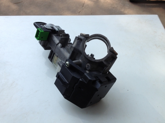 ชุดกุญแจฮอนด้าแจ๊ส ปี 05 สภาพดี มีกุญแจคอพวงมาลัย ประตูขวา ประตูซ้าย และฝาท้าย ชุดกุญแจฮอนด้าแจ๊ส ปี 05 สภาพดี มีกุญแจคอพวงมาลัย ประตูขวา ประตูซ้าย และฝาท้าย