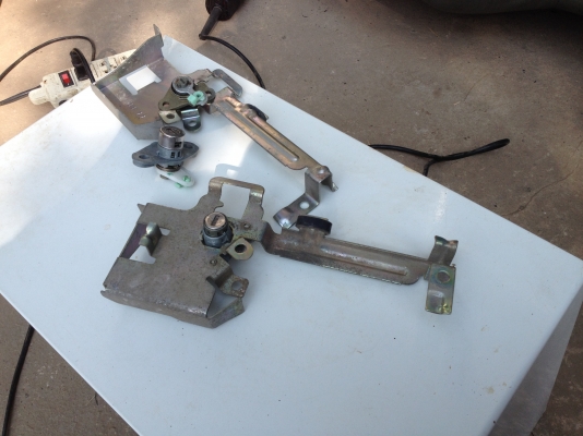 ชุดกุญแจฮอนด้าแจ๊ส ปี 05 สภาพดี มีกุญแจคอพวงมาลัย ประตูขวา ประตูซ้าย และฝาท้าย ชุดกุญแจฮอนด้าแจ๊ส ปี 05 สภาพดี มีกุญแจคอพวงมาลัย ประตูขวา ประตูซ้าย และฝาท้าย