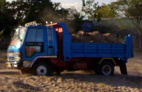 **940,000 บ.ต่อรอง**ขาย 6ล้อดั๊มดิน สวยๆ ISUZU ROCKY FRR 195 6HE1  เครื่องแน่นแรงดี ช่วงล่างFหน้า-หลัง คัสซีสวยไม่ปะไม่ดาม กระบะดั๊มเหล็ก3.60ม. ยิงหน้า สภาพดี พื้นดีข้างดีไม่ผุ หัวเก๋งสวยไม่ผุ ภายในสวยคอนโซลครบ แอร์ พ.พาวเวอร์ เบรคทริฟฟี่ ยาง8.25ดี6เส้น ร