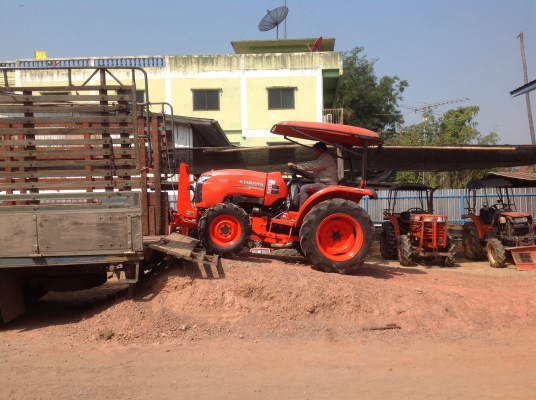 ปัญญาแทรคเตอร์มาแล้ว...จัดมาตามคำเรียกร้อง คูโบต้า L3608 ใบมีดคานล่าง  ผาน6x22