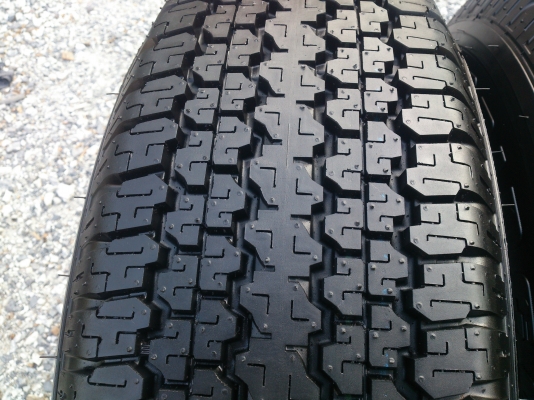ขายแม๊ก เชฟโรเลต ถอดป้ายแดงพร้อมยาง บริสโตน 245/70R16 ยางสัปดาห์ที่37 ปี13 ตุ่มหน้ายางอยู่ครบทุกเส้น (สภาพใหม่มาก) จำนวน 1 ชุด
