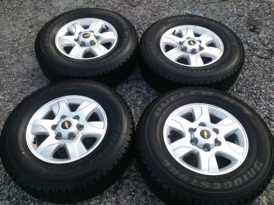 ขายแม๊ก เชฟโรเลต ถอดป้ายแดงพร้อมยาง บริสโตน 245/70R16 ยางสัปดาห์ที่37 ปี13 ตุ่มหน้ายางอยู่ครบทุกเส้น (สภาพใหม่มาก) จำนวน 1 ชุด