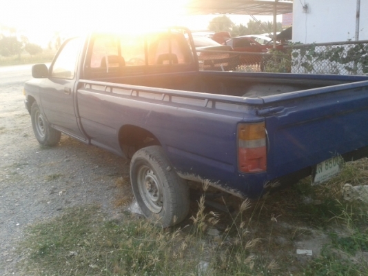 รถอยู่สุรินทร์ อำเภอสังขะ หมู่บ้านญาดา 0898449231 (นก) ขายไมตี้หัวเดียว รถพร้อมใช้งานหนัก เครื่องดีคัสซีสวย แอร์เย็น สีไม่สวย รถปี/2534