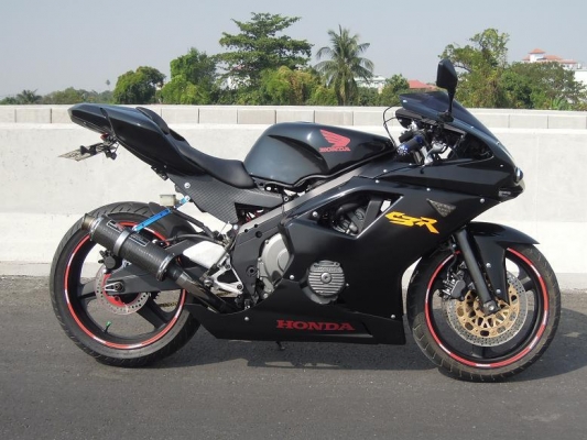 ขาย CBR400 ดุๆสักคันทะเบียนแท้พร้อมโอน ขาย CBR400 ดุๆสักคันทะเบียนแท้พร้อมโอน