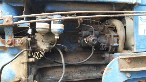 ขายรถไถ FORD 6600 เพลาเดี่ยว 3 จาน ใบมีดดันหน้า ไม่มีเอกสาร ราคา 250000
