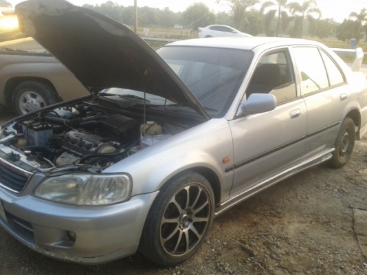 จัดไฟแนนเล็กได้80000บาทติดเครดิสออกรถได้ ภายในวันเดียวใช้บัตรใบเดียว ซิตี้ท้ายซีปี2000มีแก๊สมีชุดแต่งล้อครบแต่ยางแตกหนึ่งล้อพร้อมใช้งาน