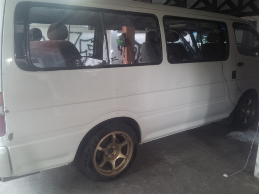ขายดาวน์ รถตู้ 2J สวยๆๆ สันยาคุยกันได้ ปี2001 ขายดาวน์ รถตู้ 2J สวยๆๆ สันยาคุยกันได้ ปี2001