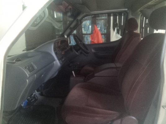 ขายดาวน์ รถตู้ 2J สวยๆๆ สันยาคุยกันได้ ปี2001 ขายดาวน์ รถตู้ 2J สวยๆๆ สันยาคุยกันได้ ปี2001