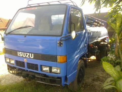 ขายรถน้ำ 6 ล้อ NKR 110 แรงม้า เครื่องแน่น คัสซีสวย ยางดี ทะเบียนพร้อมโอน ราคาต่อรองได้