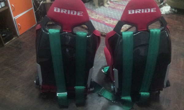 ขายเบาะคูก้า หลังเคฟร่า เบล ทากาตะ สีแดง ใส่ได้เดือนเดียว 20000