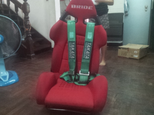 ขายเบาะคูก้า หลังเคฟร่า เบล ทากาตะ สีแดง ใส่ได้เดือนเดียว 20000