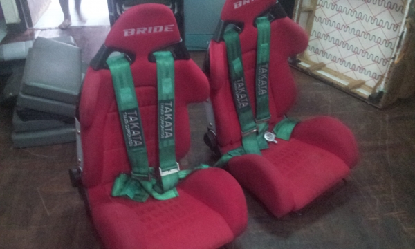 ขายเบาะคูก้า หลังเคฟร่า เบล ทากาตะ สีแดง ใส่ได้เดือนเดียว 20000