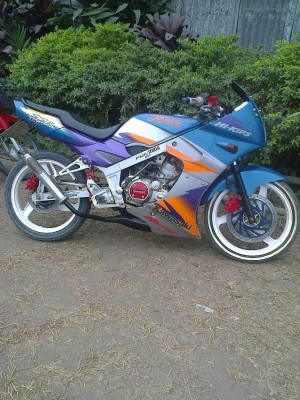 ขาย คาวาซากิ KR150 SSR สภาพตามรูป ทะเบียนพร้อมไม่ขาด  รถออกมือหนึ่ง ไม่เคยล้ม สนใจติดต่อ 088-2802318 ต่อได้รคับ