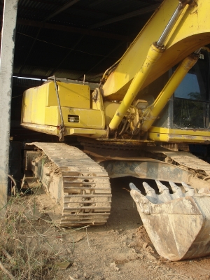KOMATSU  PC  200