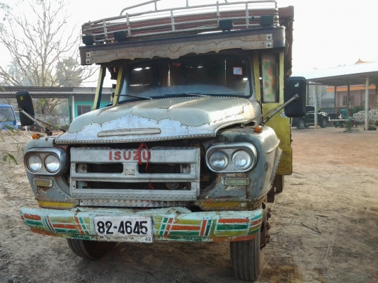 ISUZU   หัวยาวเครื่อง  6BG1  เครื่อง175แรงม้า10ล้อเพลาเดียว