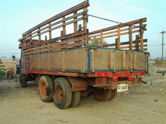 ISUZU   หัวยาวเครื่อง  6BG1  เครื่อง175แรงม้า10ล้อเพลาเดียว