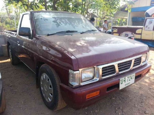 NISSAN BIG M ปี 36 จอเหลี่ยม เครื่อง BD2.5  หัวบาง ยางดี  เล่มทะเบียนพร้อมโอน