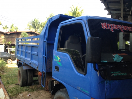 แบคโฮ PC 100-5 + รถดั้มพ์ 6 ล้อ ISUZU NPR 120+ ISUZU BB6