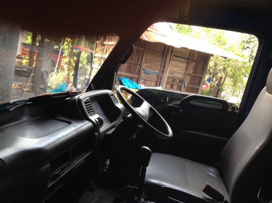 แบคโฮ PC 100-5 + รถดั้มพ์ 6 ล้อ ISUZU NPR 120+ ISUZU BB6