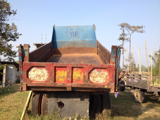 แบคโฮ PC 100-5 + รถดั้มพ์ 6 ล้อ ISUZU NPR 120+ ISUZU BB6