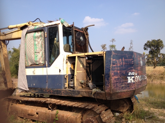 แบคโฮ PC 100-5 + รถดั้มพ์ 6 ล้อ ISUZU NPR 120+ ISUZU BB6