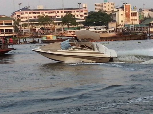 Crownline 19" 10ที่นั่งหรูสุดๆพร้อมTrailer นอก