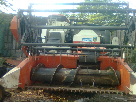 ขายรถเกี่ยวข้าว KUBOTA DC 60 มีสองคัน